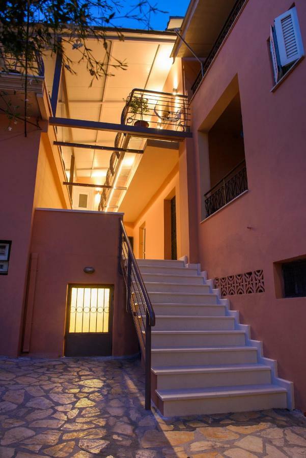Ferienwohnung La Soffitta Benitses  Exterior foto